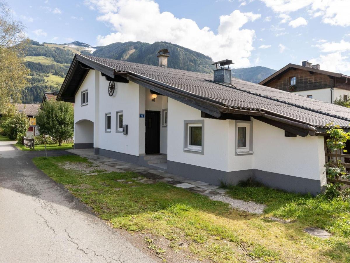 Spacious Chalet In Maishofen Near Forest Kültér fotó